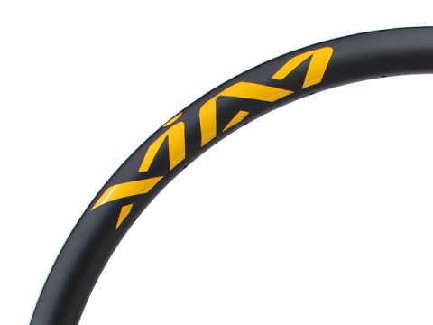 Asymmetric Extralight All Mountain Carbon Wheels M26